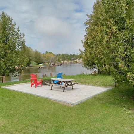 Sauble River Marina And Lodge Resort Сабъл Бийч Екстериор снимка