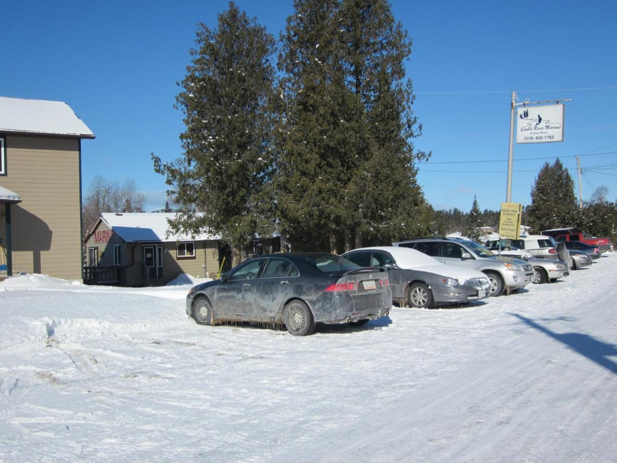 Sauble River Marina And Lodge Resort Сабъл Бийч Екстериор снимка