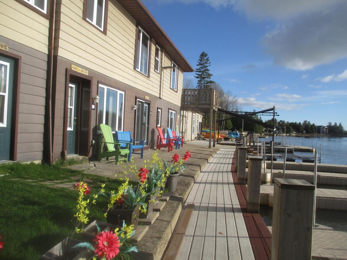 Sauble River Marina And Lodge Resort Сабъл Бийч Екстериор снимка