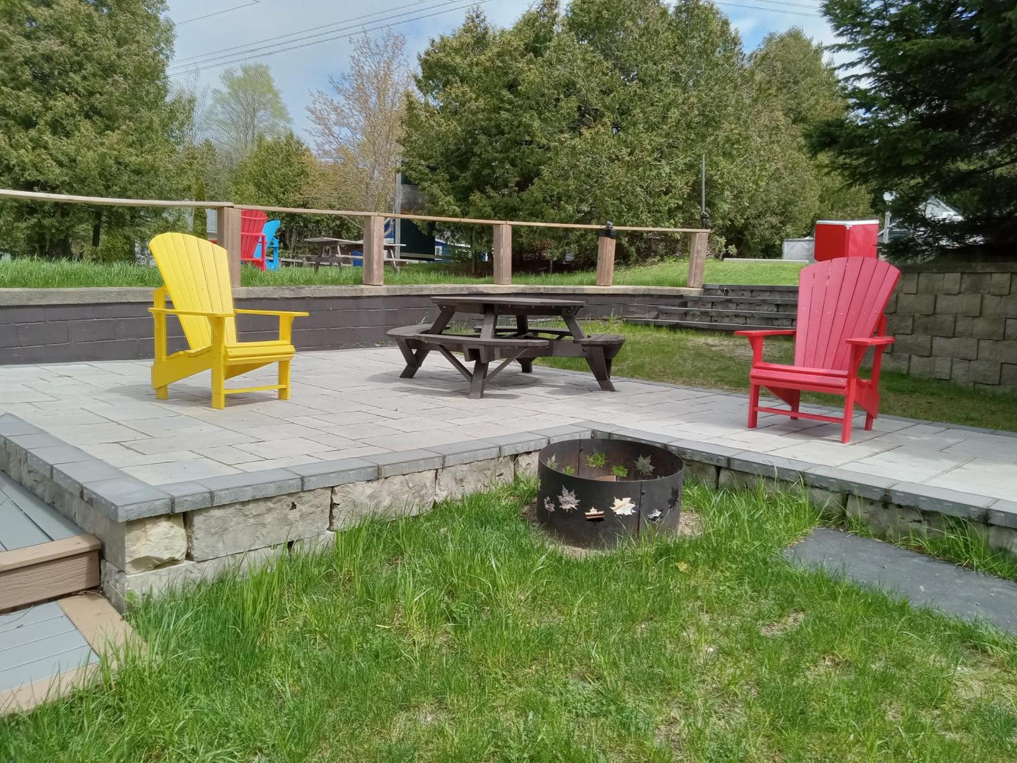 Sauble River Marina And Lodge Resort Сабъл Бийч Екстериор снимка