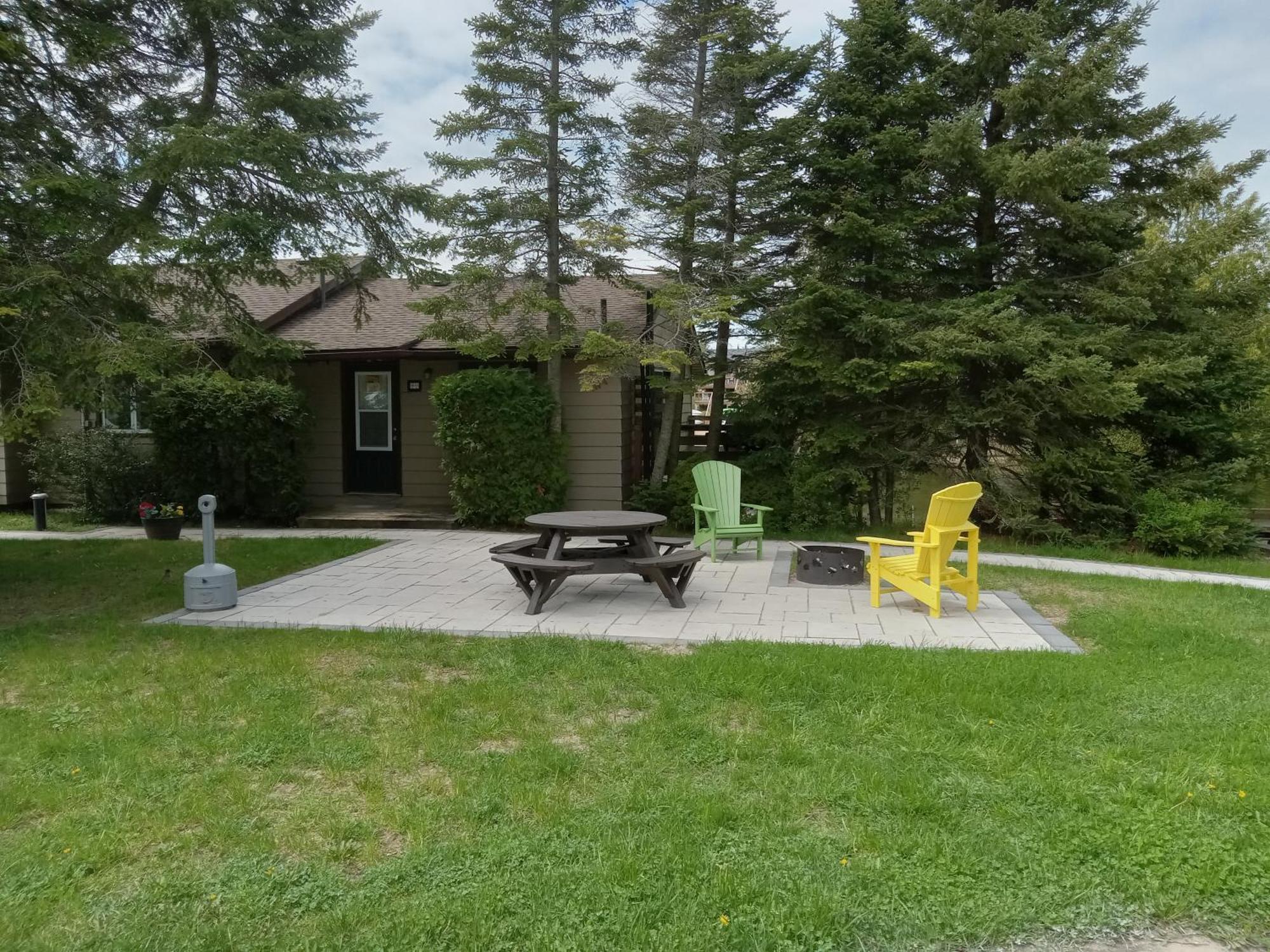 Sauble River Marina And Lodge Resort Сабъл Бийч Екстериор снимка