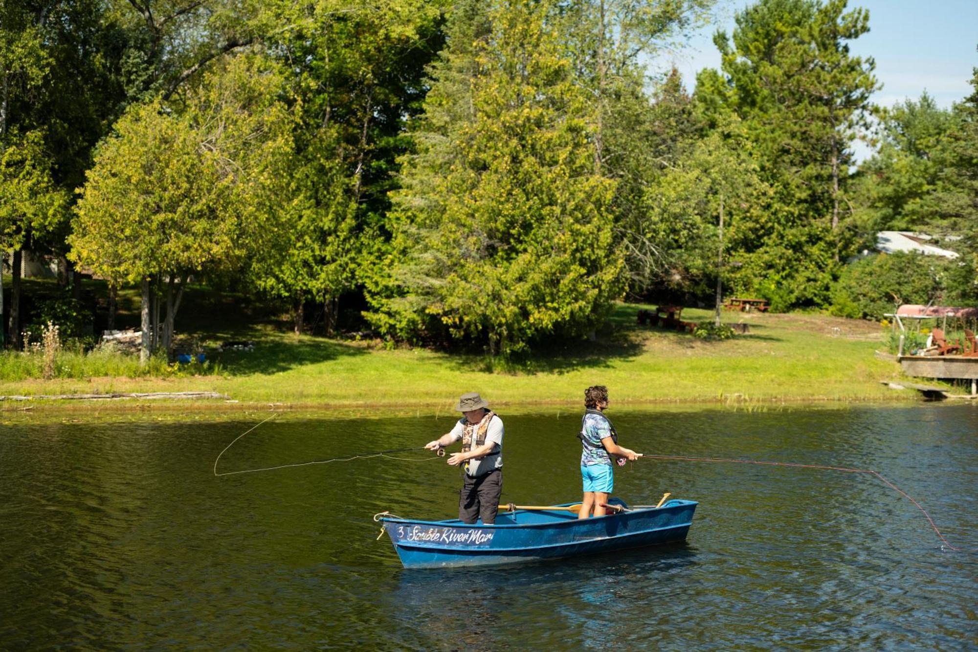 Sauble River Marina And Lodge Resort Сабъл Бийч Екстериор снимка