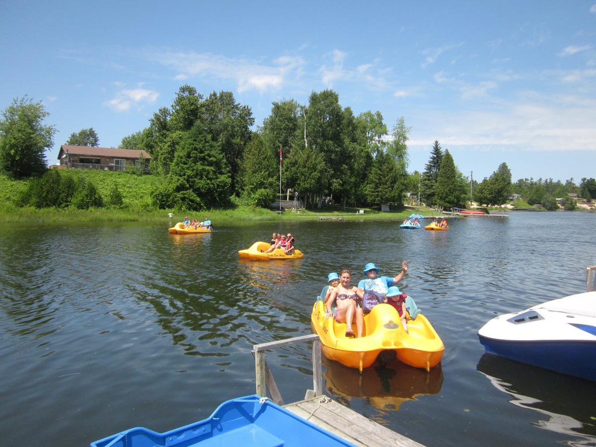 Sauble River Marina And Lodge Resort Сабъл Бийч Екстериор снимка