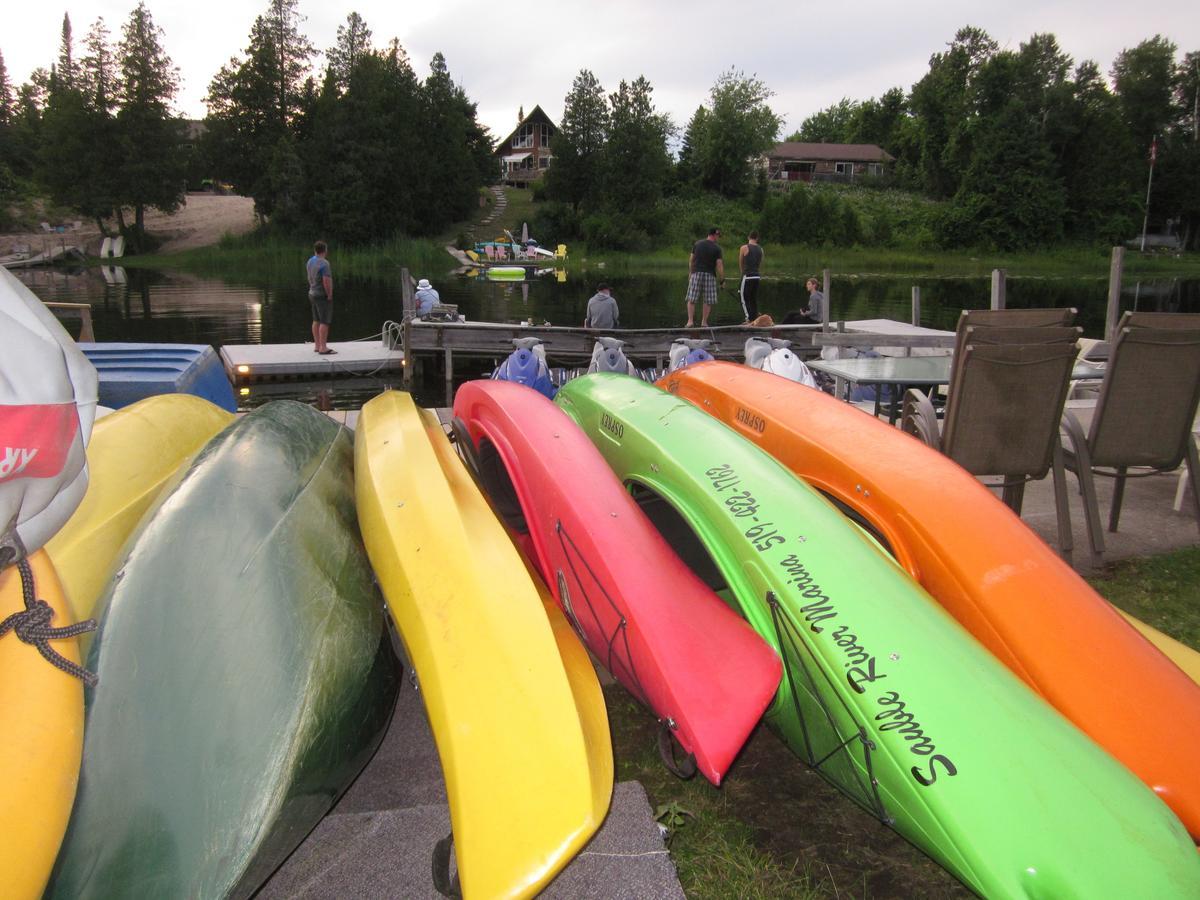 Sauble River Marina And Lodge Resort Сабъл Бийч Екстериор снимка