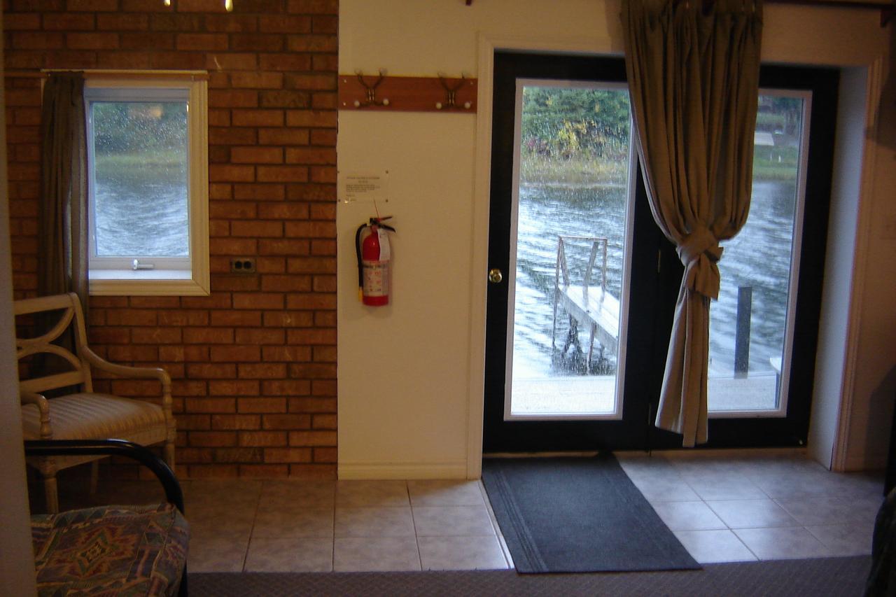 Sauble River Marina And Lodge Resort Сабъл Бийч Екстериор снимка