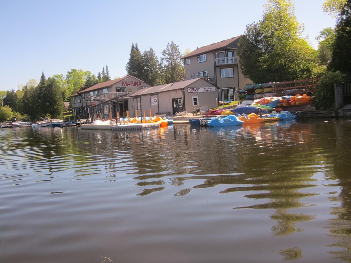 Sauble River Marina And Lodge Resort Сабъл Бийч Екстериор снимка