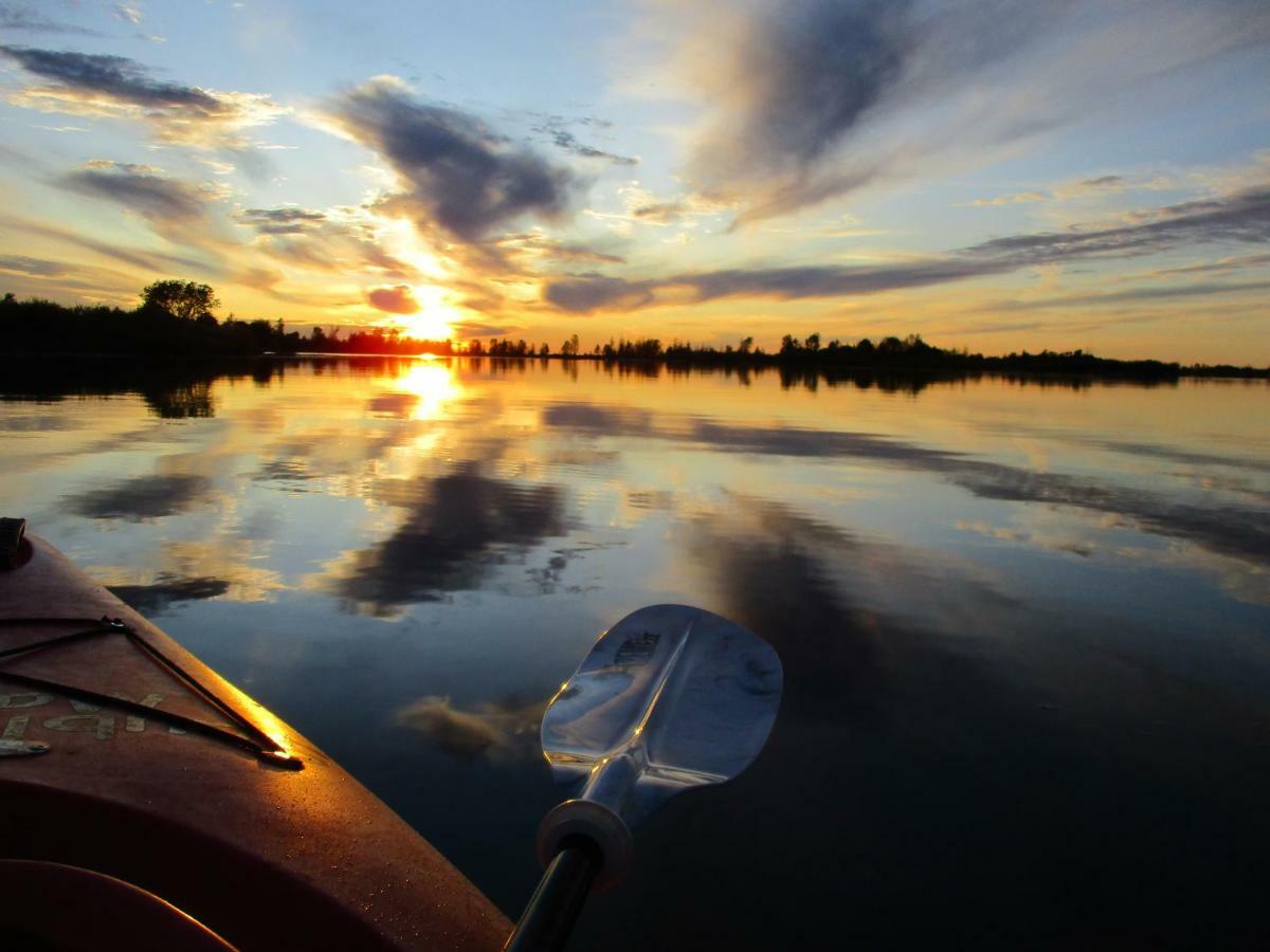Sauble River Marina And Lodge Resort Сабъл Бийч Екстериор снимка